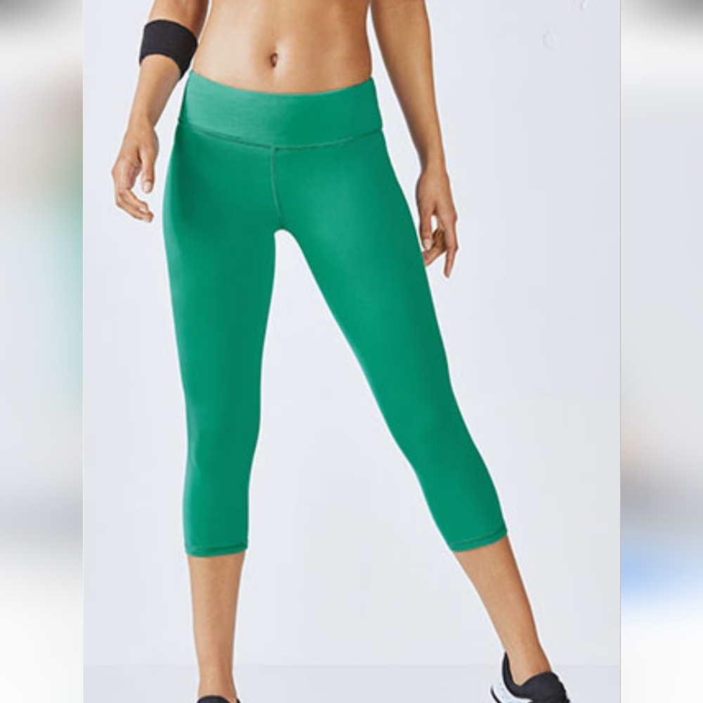 Fabletics Green Powerhold Midrise Capri Joggers